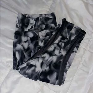 Lululemon like new leggings! Full length